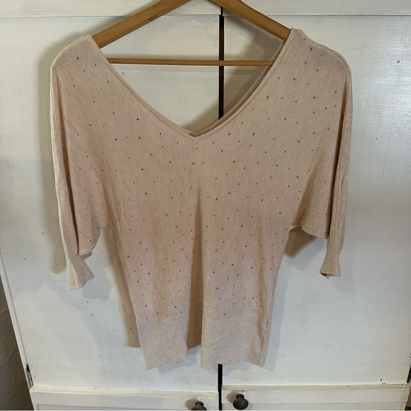 NWOT White House Black Market Cream Knit 3/4 Sleeve Sweater w/ Gold Blings S: M - Picture 4 of 11